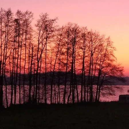 Pod Jesionem Nad Jeziorem *