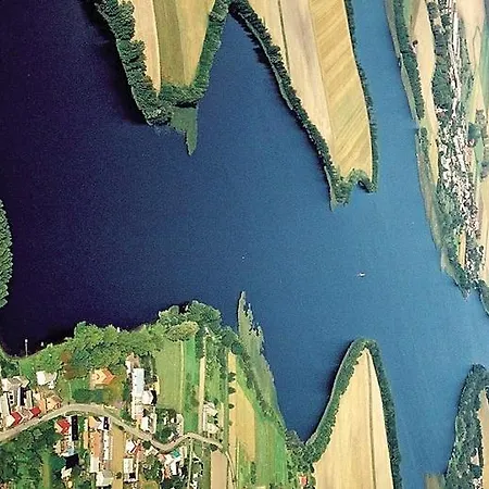 Pod Jesionem Nad Jeziorem Slawianowo