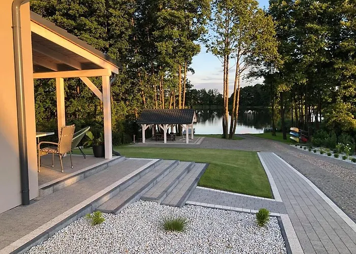 Pod Jesionem Nad Jeziorem בית נופש Slawianowo