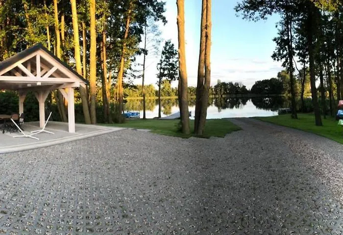 Pod Jesionem Nad Jeziorem *