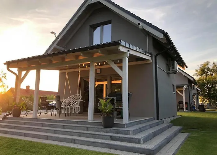 Pod Jesionem Nad Jeziorem Slawianowo