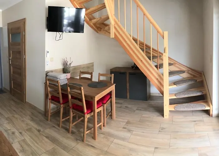 Pod Jesionem Nad Jeziorem *