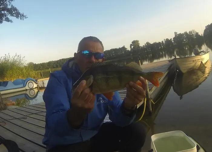 Pod Jesionem Nad Jeziorem בית נופש Slawianowo